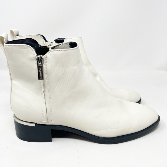 CALVIN KLEIN DENEICE WHITE FAUX LEATHER SIDE ZIP ANKLE BOOTIES WOMENS SZ 11 - Picture 1 of 11